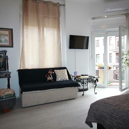 Rooms & Apartment Tea Zagreb Extérieur photo